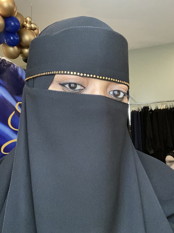 Single Line Gold Stone Niqab - Image 3