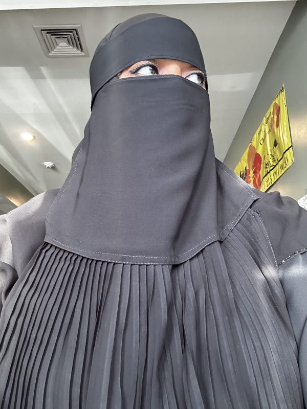 Plain Black Pleated Niqab - Image 3
