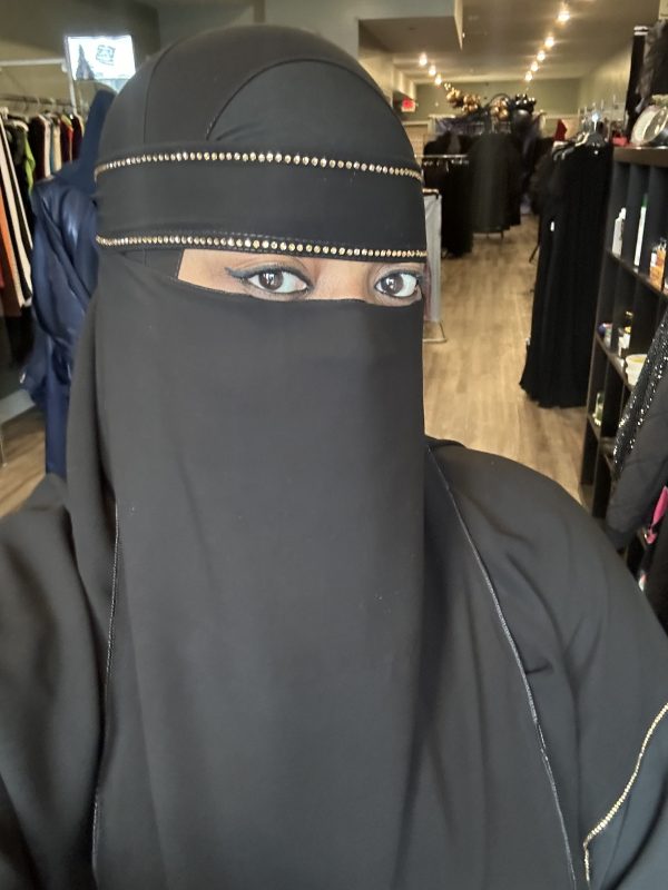 Single Line Top & Bottom Gold Stone Niqab