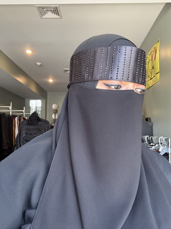 Satin band Niqab w/ Vertical Stone Lines - Image 2