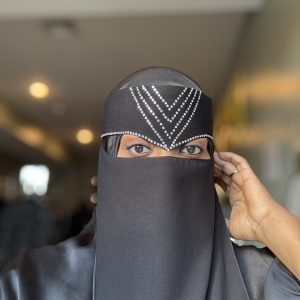 White Diamond “V” Stone Point Niqab