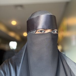 Satin Band Stone Line Niqab