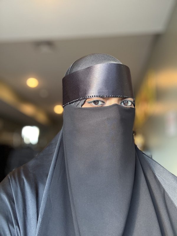Satin Band Stone Line Niqab