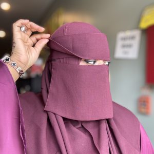 Maroon Makeup Shorty Niqab